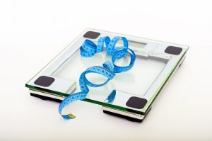 Trucos para controlar tu mente y no saltarte la dieta Trucos para controlar tu mente y no saltarte la dieta bascula