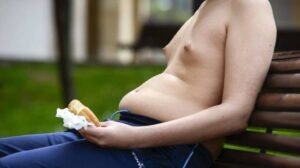 LA OBESIDAD REQUIERE DE UN EQUIPO MULTIDISCIPLINAR LA OBESIDAD REQUIERE DE UN EQUIPO MULTIDISCIPLINAR Se pone en marcha la Unidad de Obesidad del Hospital Universitario Madrid Monte Príncipe con el objetivo de realizar un abordaje integral y personalizada del paciente con obesidad